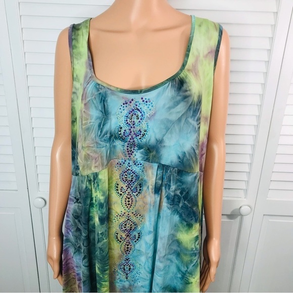Price firm ONE WORLD Tie Dye Sleeveless Embellished Dress Size 2X - Picture 2 of 9